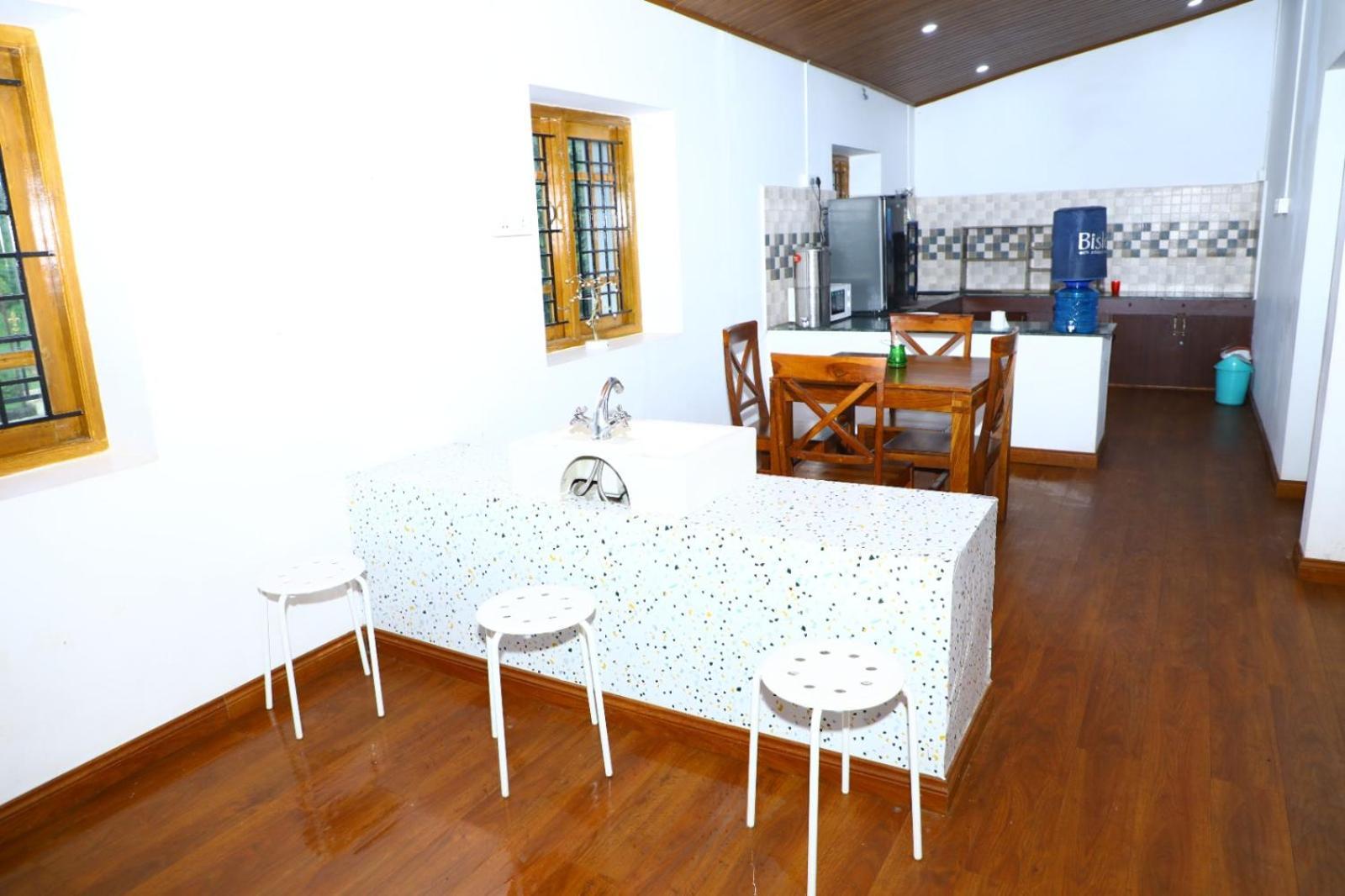 Little Valley Villa 乌提 外观 照片